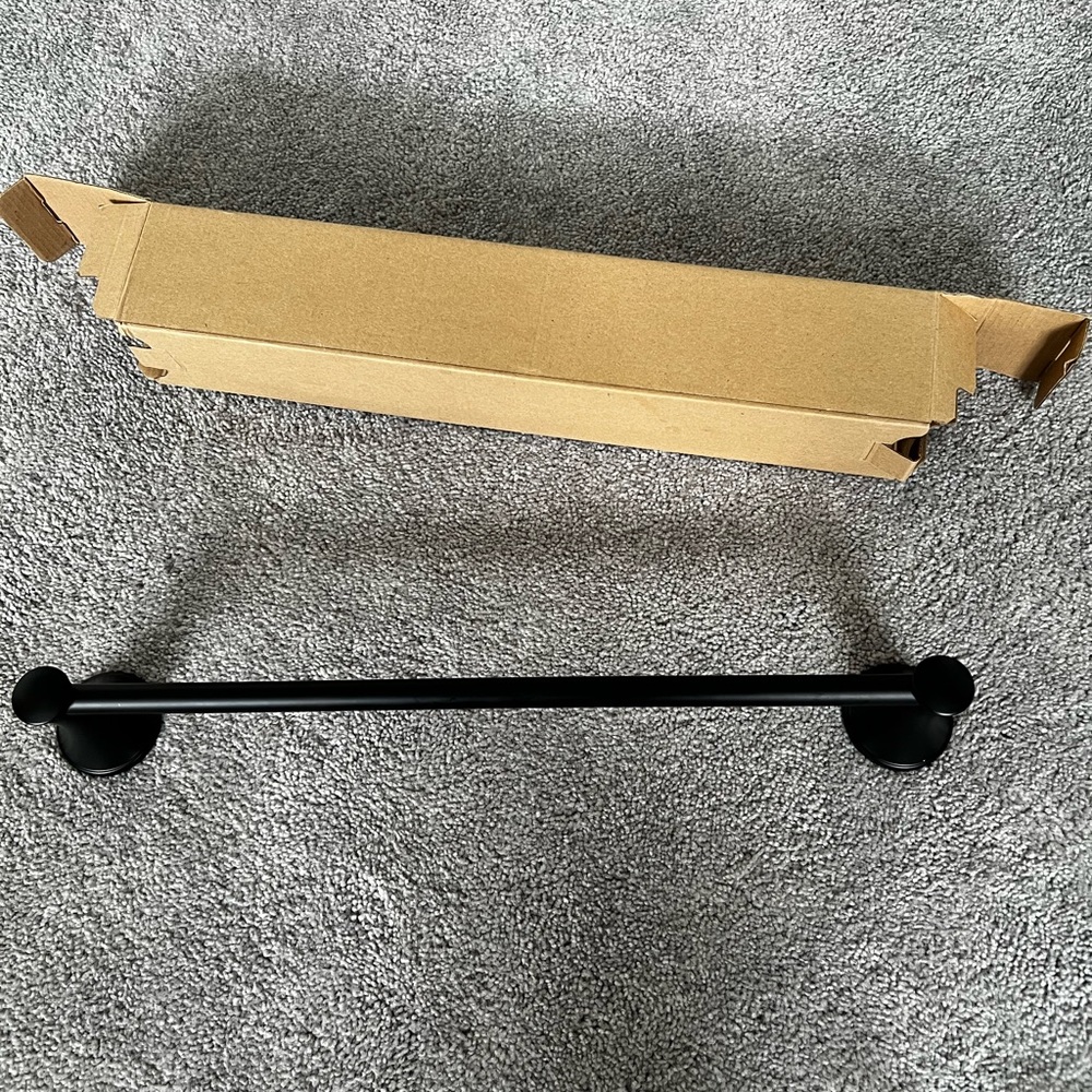Threshold Matte black Towel bar